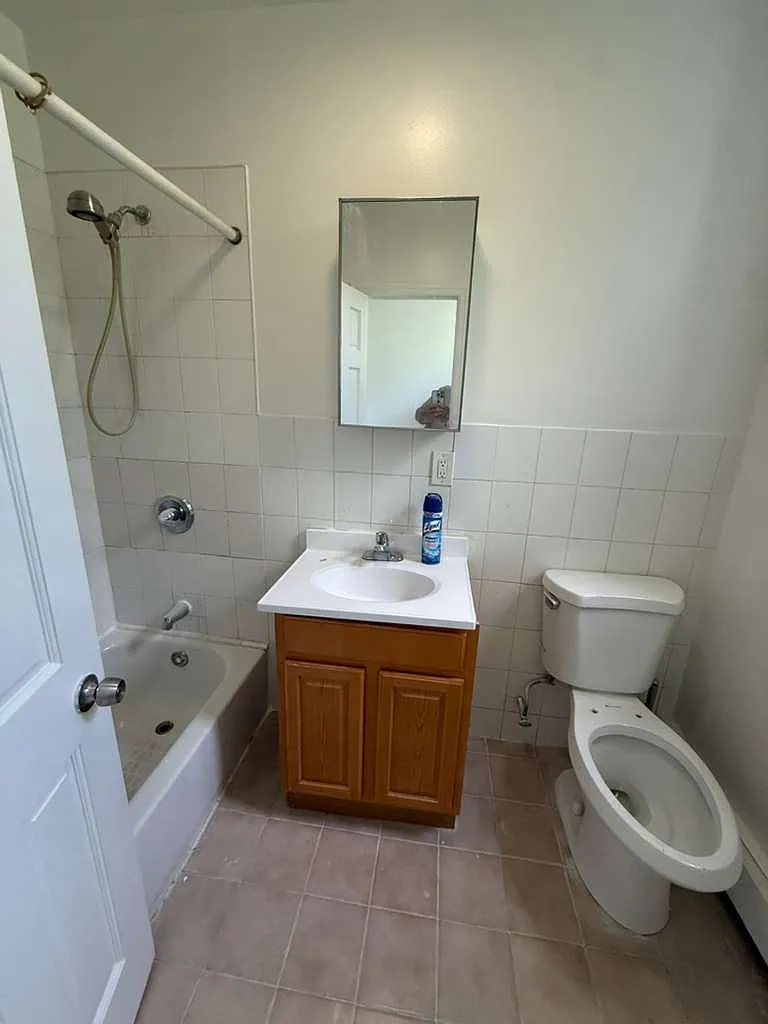 Building Photo - 448 Wyona St #3