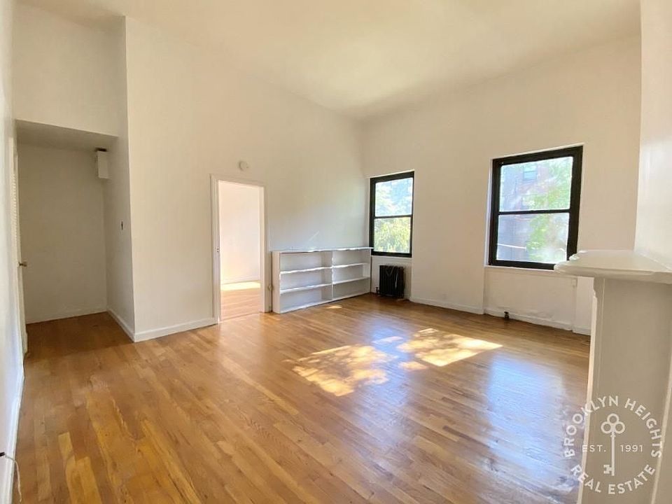 1st image of 138 Amity St #2R