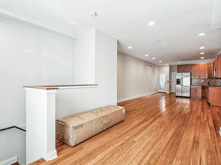 1633 Carpenter St #A — Photo 7