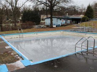130 McAlister Dr, Penn Hills, PA