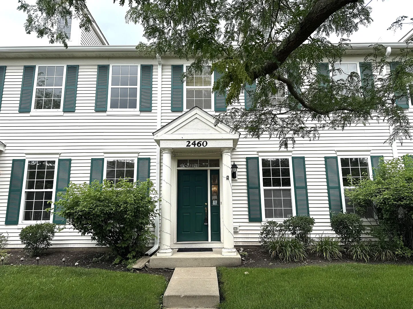 2 bed, 2.5 bath, 1532 sqft, $2,400 — Photo 2