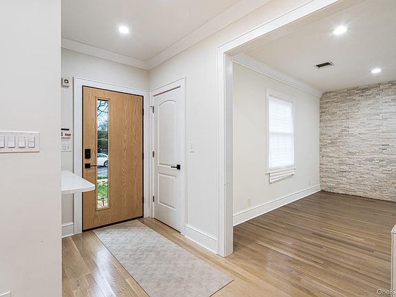 5th image of 30 Alicia Court