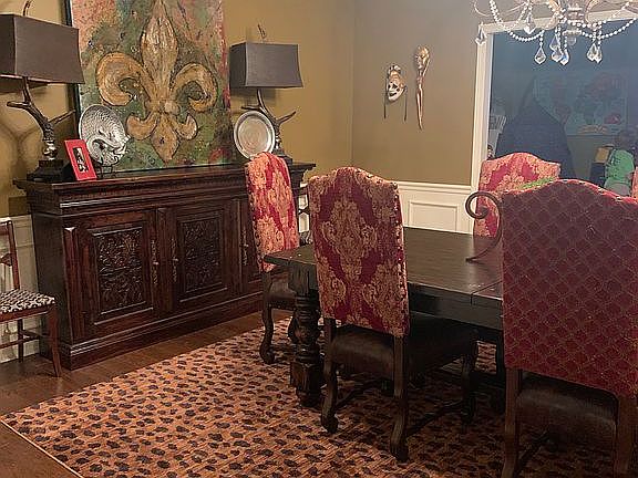 Formal Dining - foyer view