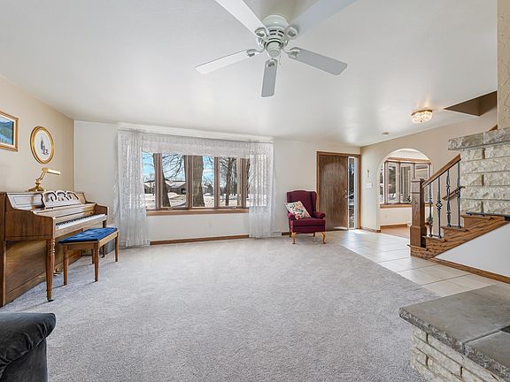 5th image of 4734 Maple Dr