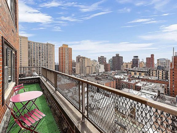 2nd image of 200 E 27th St APT 16F