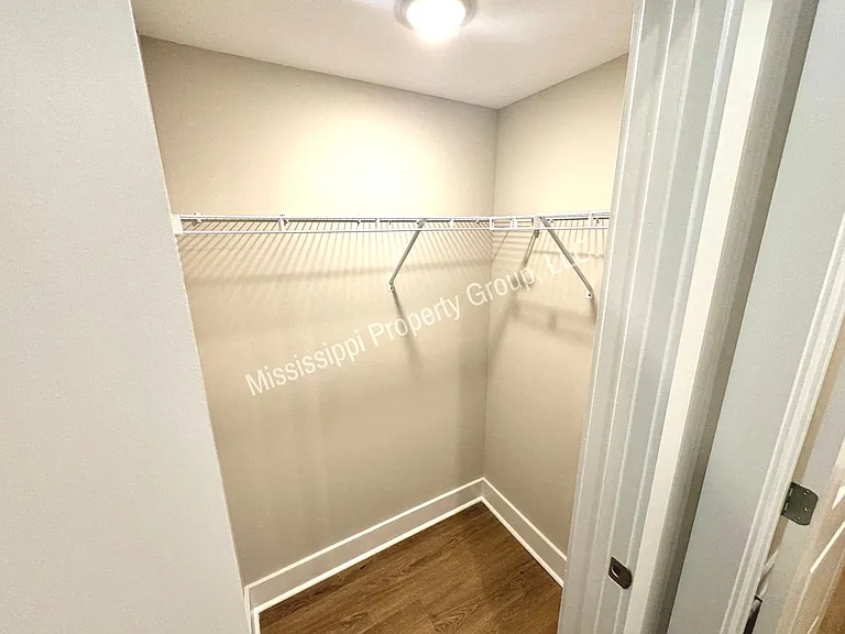 Savannah Flats — Photo 16