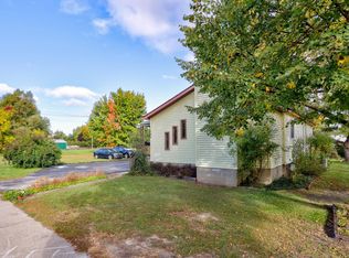 703 Nebobish Ave, Essexville, MI