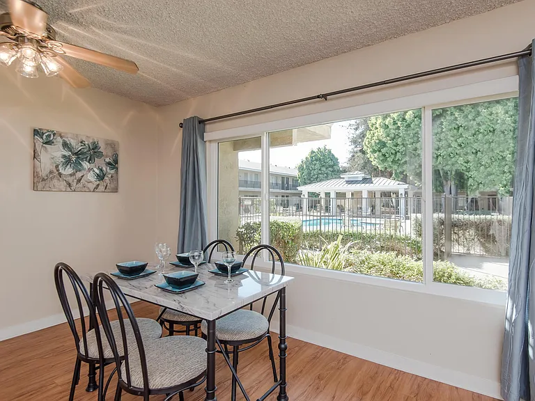 Ventura Beach Resort Luxury Apartments — Photo 15