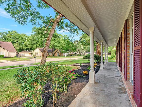 3rd image of 4234 Crownwood Dr
