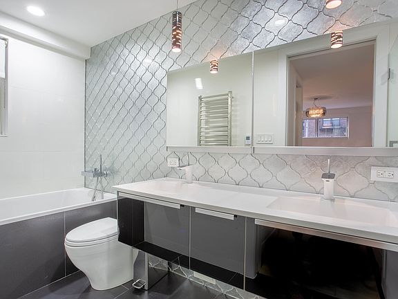 3rd image of 300 E 71st St #2PR