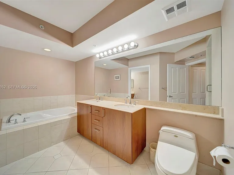 401 SW 4th Ave #203 — Photo 19