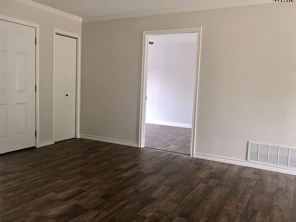 3rd image of 4715 Gay St