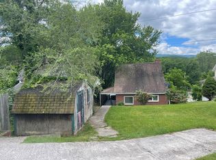 212 Gross St, Narrows, VA 24124