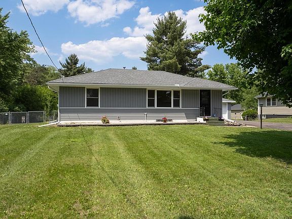 3rd image of 608 81st Ave N