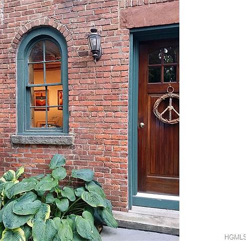 1st image of 110 Dubois St