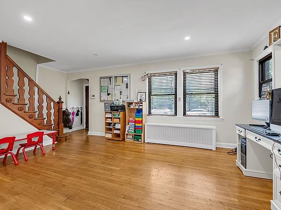 3rd image of 11747 221st St