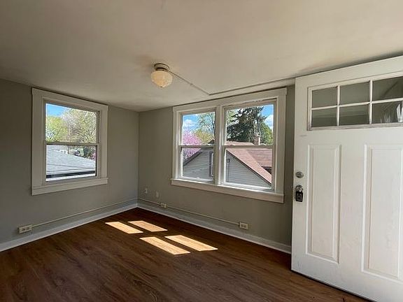 3rd image of 612 Park St #2