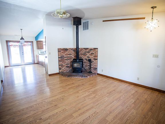 Entrance/living room