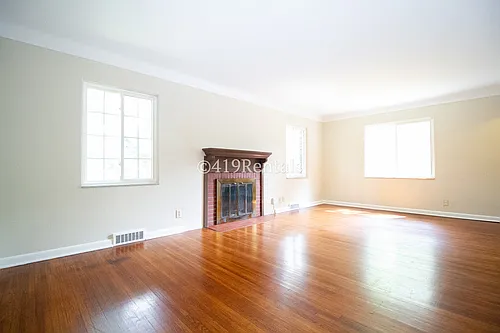 2424 Lambert Dr — Photo 3