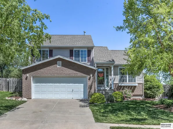 15610 Cottonwood Ave, Omaha, NE 68136