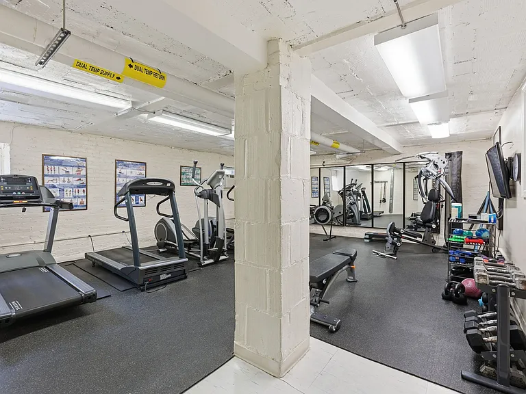 23-web-or-mls-2126 Connecticut Ave NW 77_57_07132026