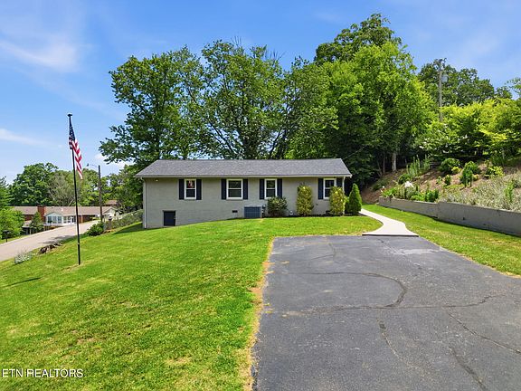 3rd image of 604 Weldon Dr