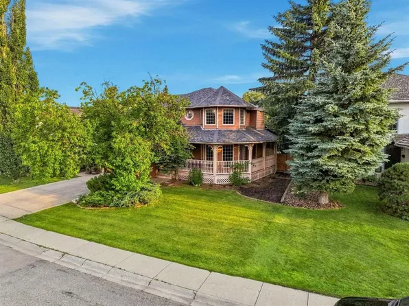 70 N Sunset Way SE, Calgary, AB T2X 3C1