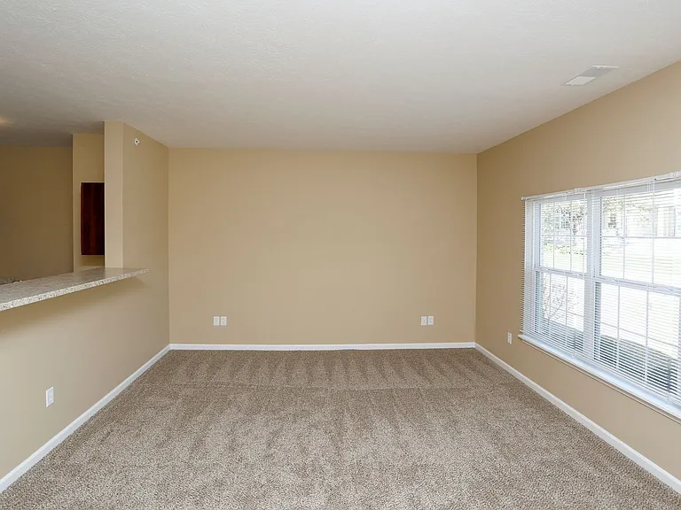 Mansion Row - Where Historic Charm Meets Modern Convenience! — Photo 14