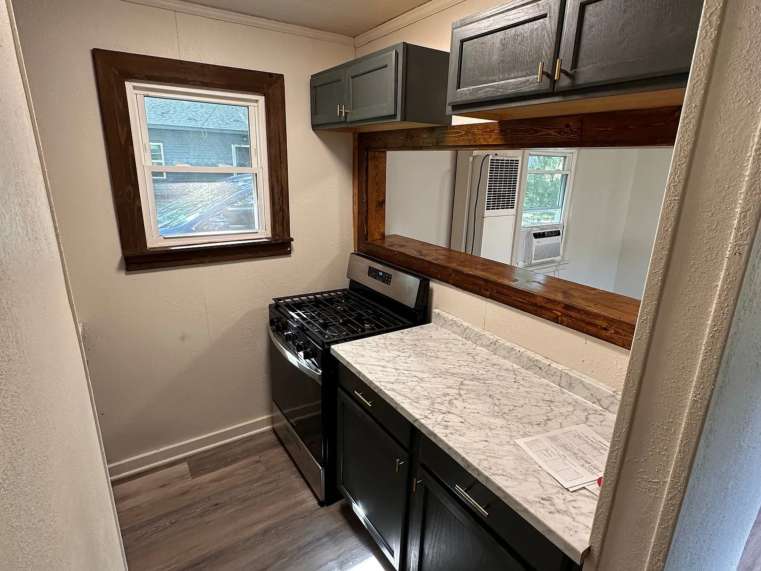 1 bed, 1.0 bath, $850 — Photo 4