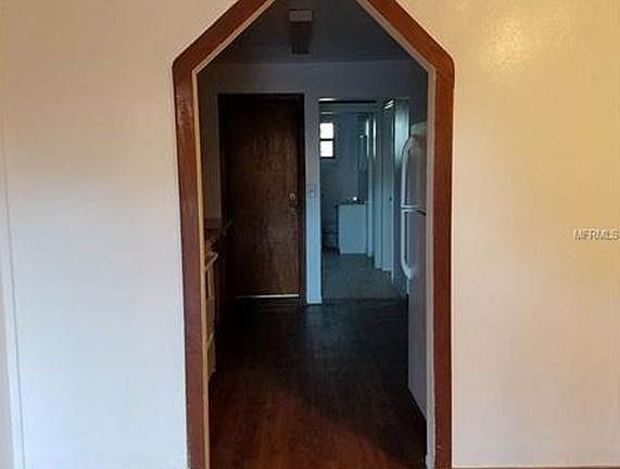1290 Apt 2 Liv Rm - Kit 2017