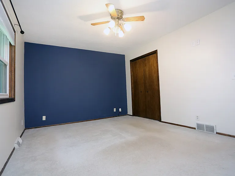 6734 S 73rd Ave — Photo 31