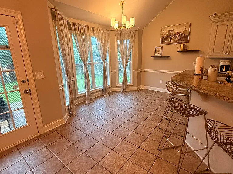 358 Kings Ridge Cir — Photo 4