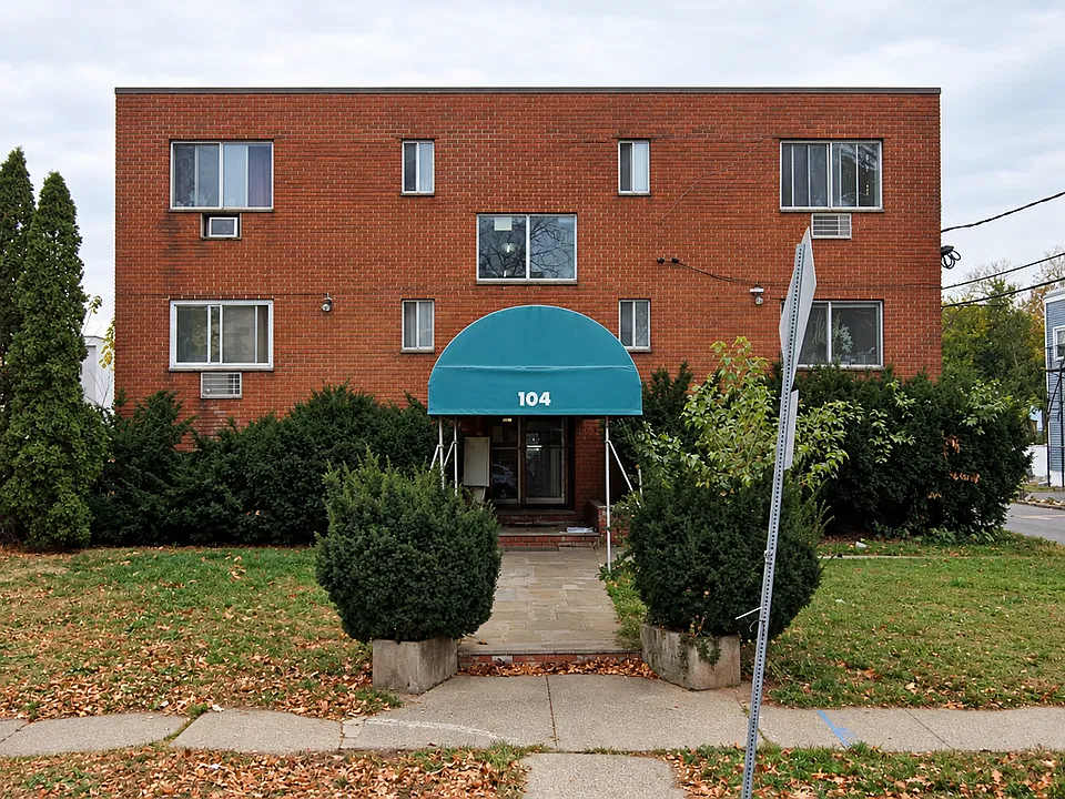 105 Montclair Ave #12