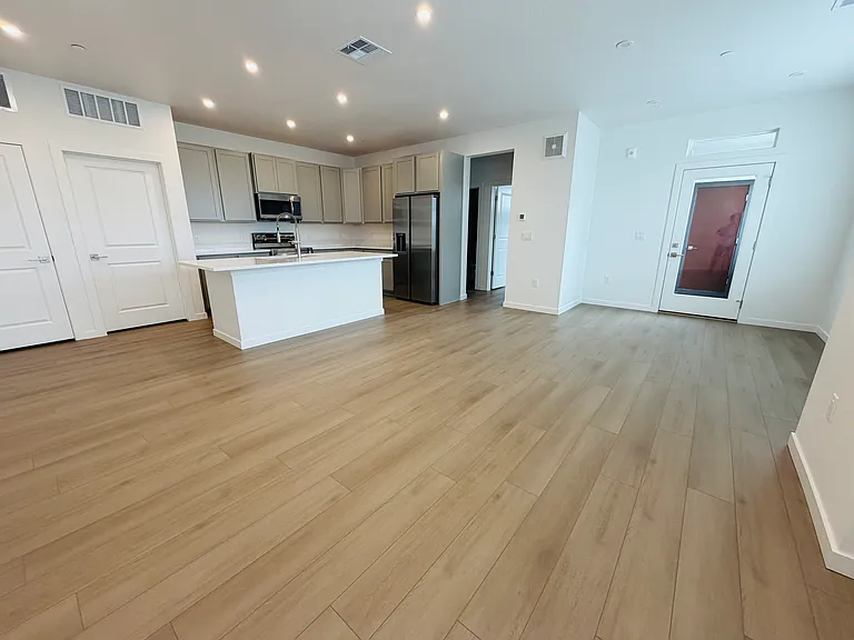 11960 Soprano Cir #304 — Photo 21