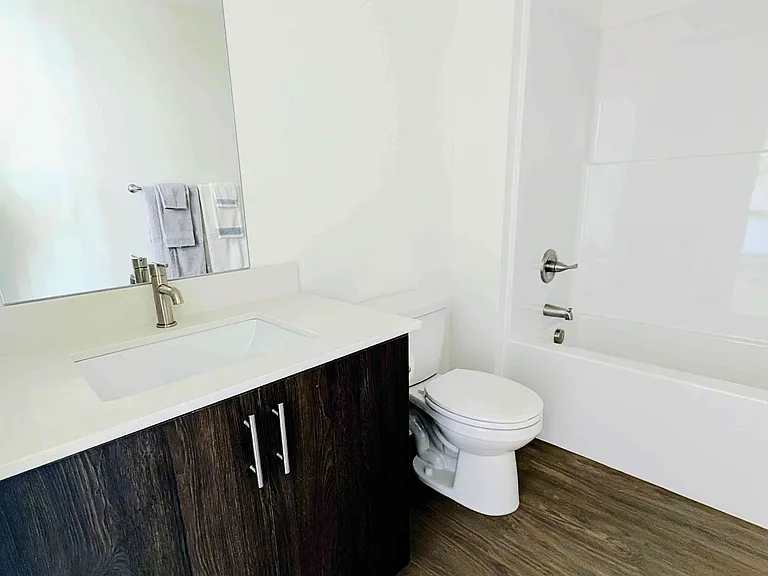 NW 99 Apartments — Photo 11
