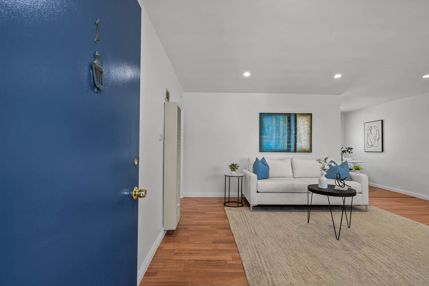 2 bed, 828 sqft, $2,950 — Photo 3