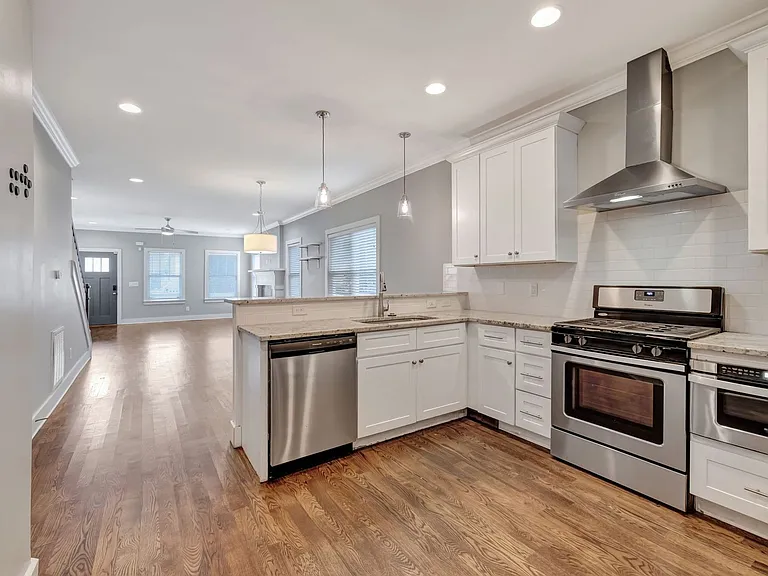 6203A California Ave — Photo 11