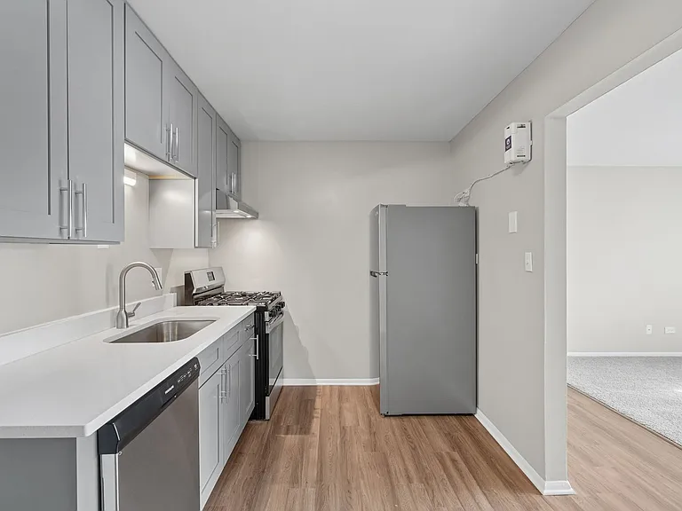 Hoffman Hills Apartments — Photo 44