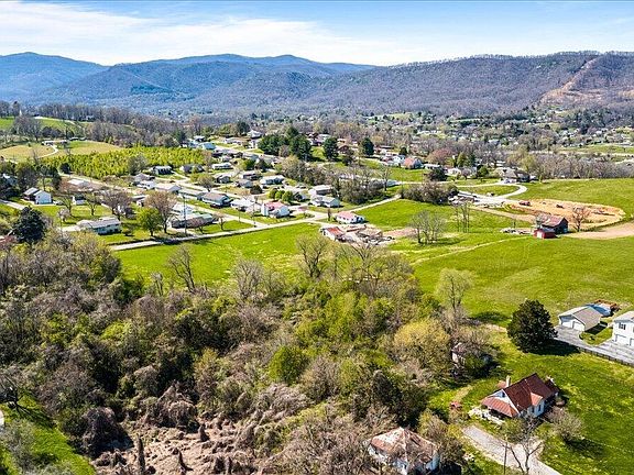 4th image of Island Ford Rd