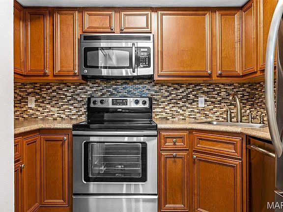 4th image of 9137 N Swan Cir