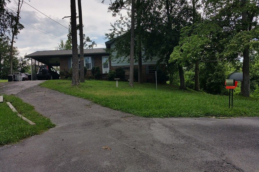 1st image of 3410 Emerson Dr SE