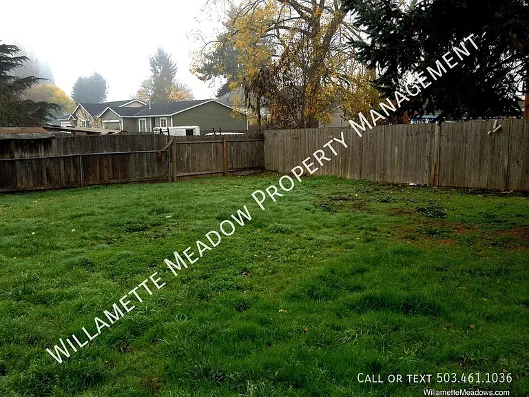 546 45th Pl NE — Photo 13