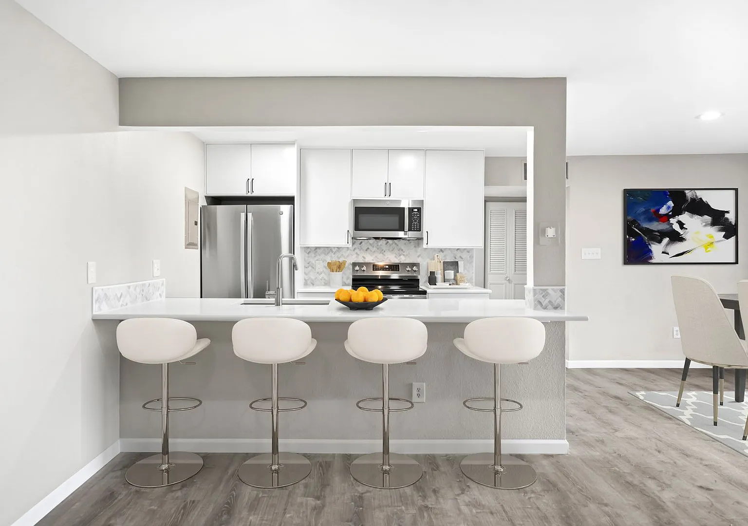 Stunning Fully Remodeled 2BD/2BA - Top Floor Unit in the Heart of Boulder — Photo 4