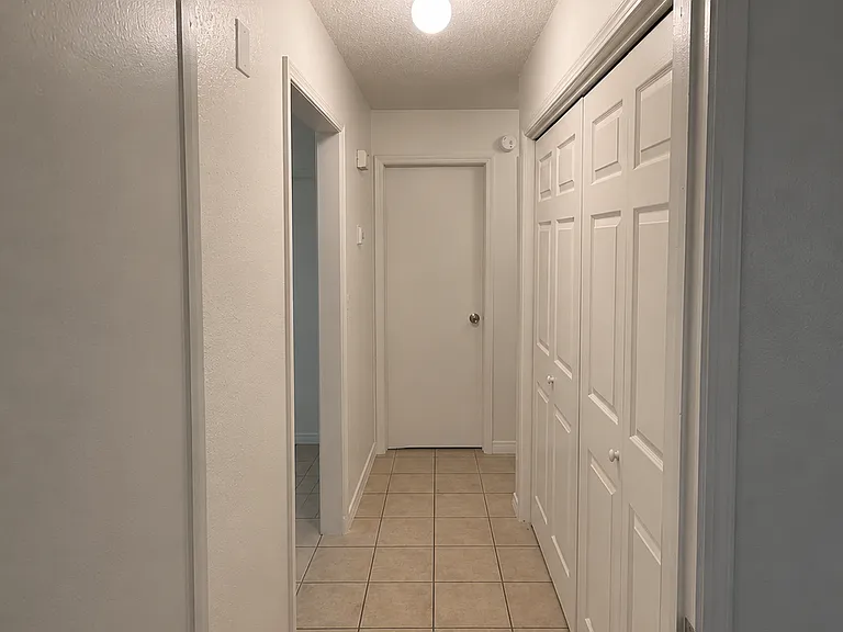 6610 S Yorktown Ave — Photo 13
