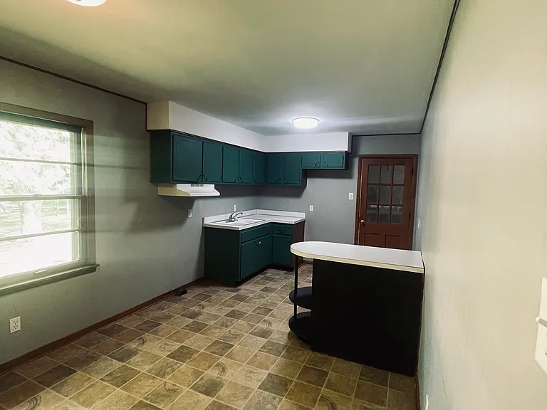 3415 Peppermint Dr — Photo 5