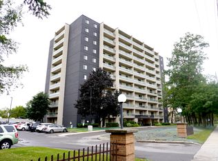 Royal Oak Towers, Sarnia, ON N7V 4H1