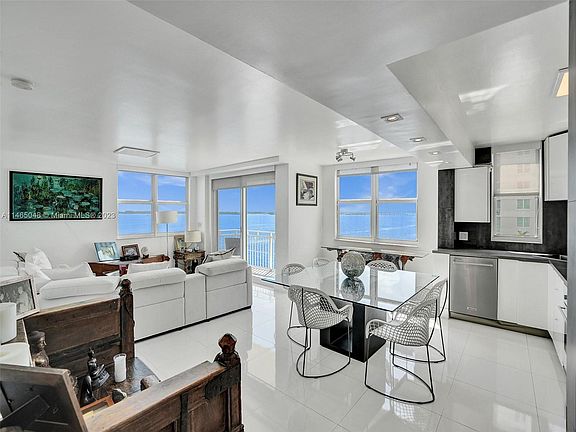 3rd image of 770 Claughton Island Dr APT 616