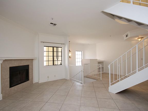 2nd image of 2249 Montrose Ave