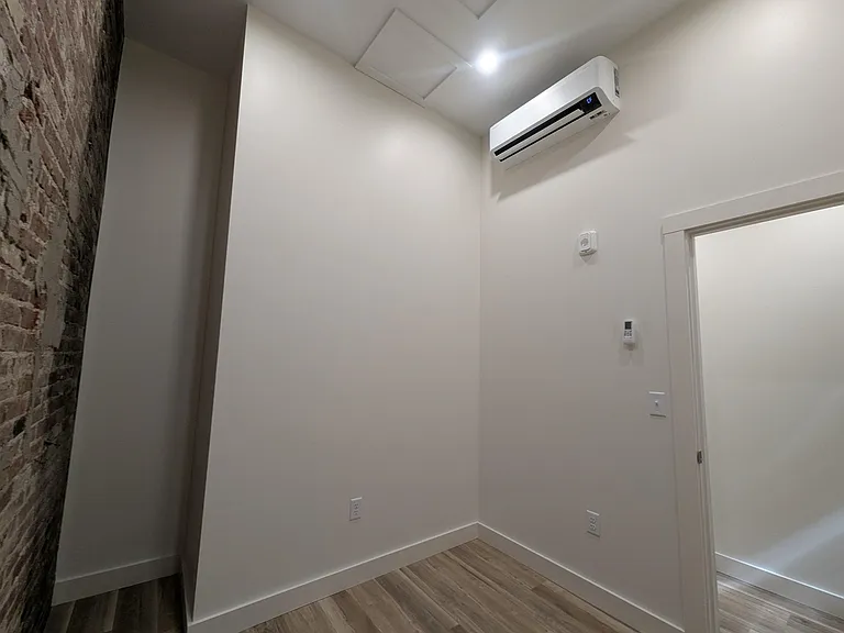22 S Main St #202 — Photo 9