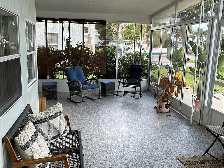 1920 NW 18th St — Photo 23